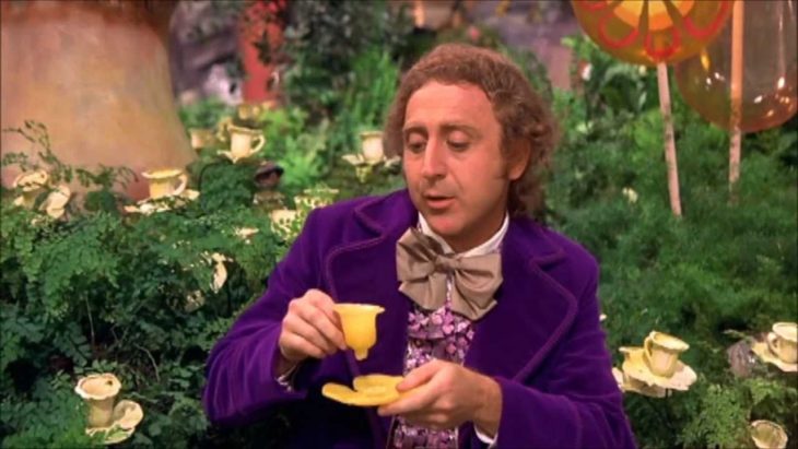 Datos sobre películas; Willy Wonka y la fábrica de chocolate; actor tomando el té