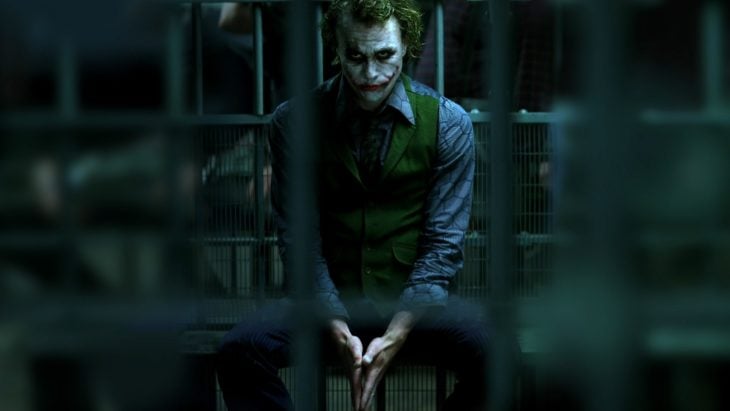 Datos sobre películas; Batman: el caballero de la noche; el guasón sentado en prisión
