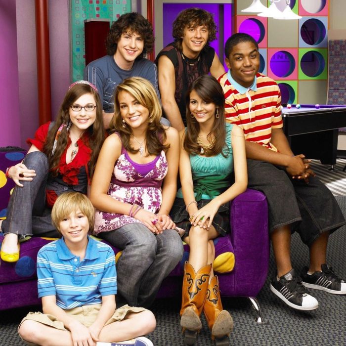 Elenco de Zoey 101 reunidos para un capítulo de la serie 