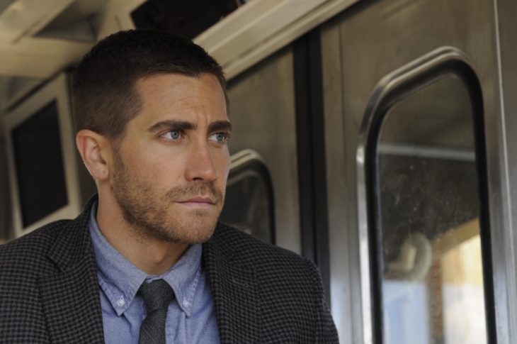 Actor Jake Gyllenhaal con cabello corto en Source code de 2011