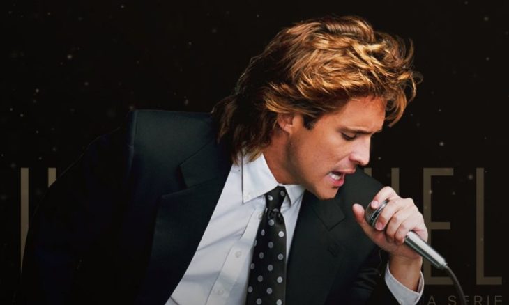 Diego Boneta caracterizado como Luis Miguel