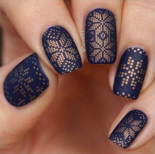 15 Diseños para uñas en efecto bordados para tus uñas 15 Diseños para uñas en efecto bordados para tus uñas