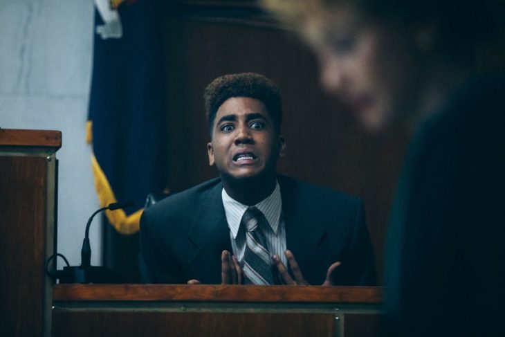 Jharrel Jerome y Vera Farmiga en Así Nos Ven