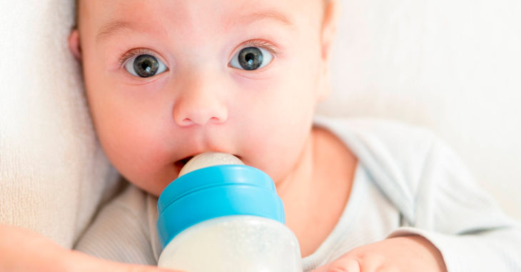 Dar fórmula a los bebés aumenta riesgo de que padezcan obesidad y diabetes, según estudio