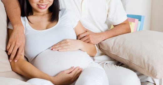 Pareja demanda a clínica de fertilidad tras dar a luz a mellizos de otra raza