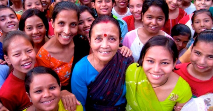 La llaman la "madre Teresa de Nepal", ha salvado a miles de niñas del tráfico sexual