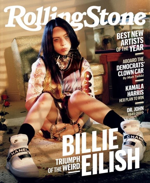 Cantante Billie Eilish posando para una sesión de todos de la revista Rolling Stone 