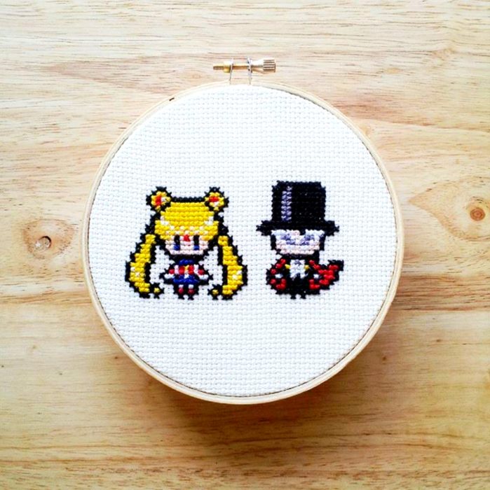 Bordado de Sailor Moon; Serena y Tuxedo Mask