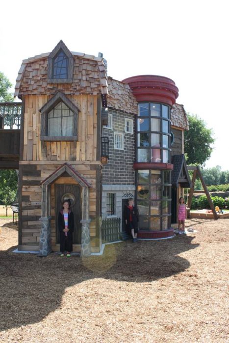 Casa de juegos inspirada en Harry Potter con diferentes estructuras 