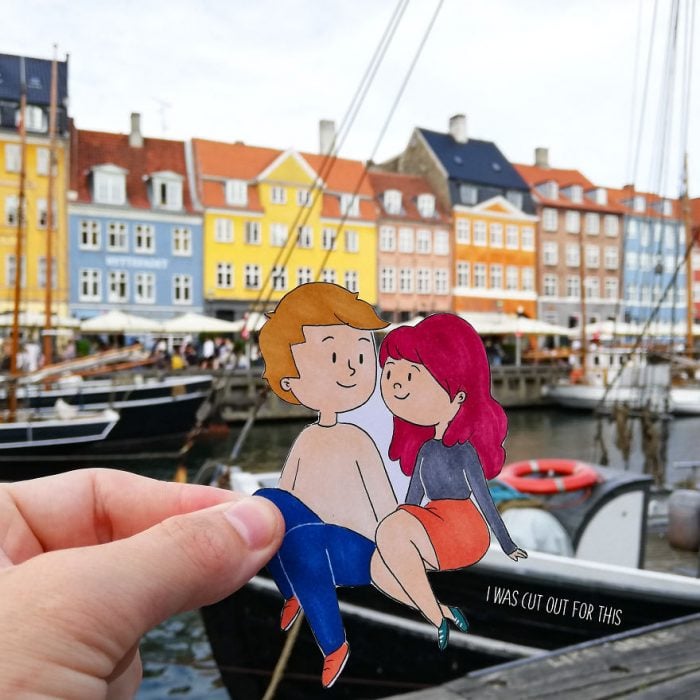 Ilustraciones de Ana Stretcu durante sus vacaciones, junto a su novio viajando en bote 