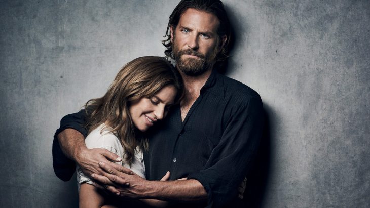 Bradley Cooper y Lady Gaga en un promocional para Star Is Born