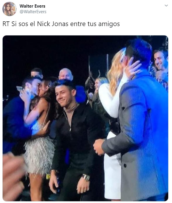 Comentarios en Twitter sobre el momento incómodo de Nick Jonas