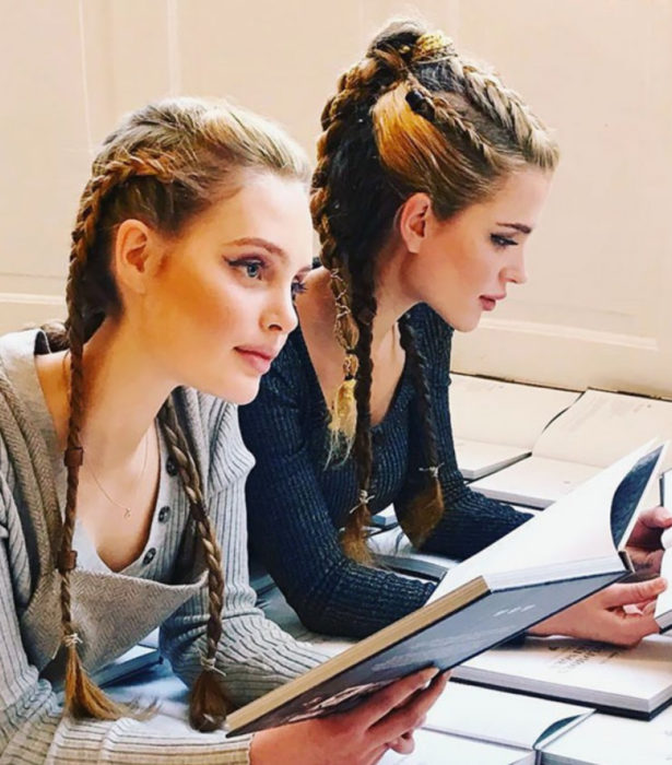 Amigas peinadas con trenzas estilo vikingas