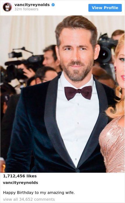 Ryan Reynolds en una foto junto a su esposa en la que aparece recortada 