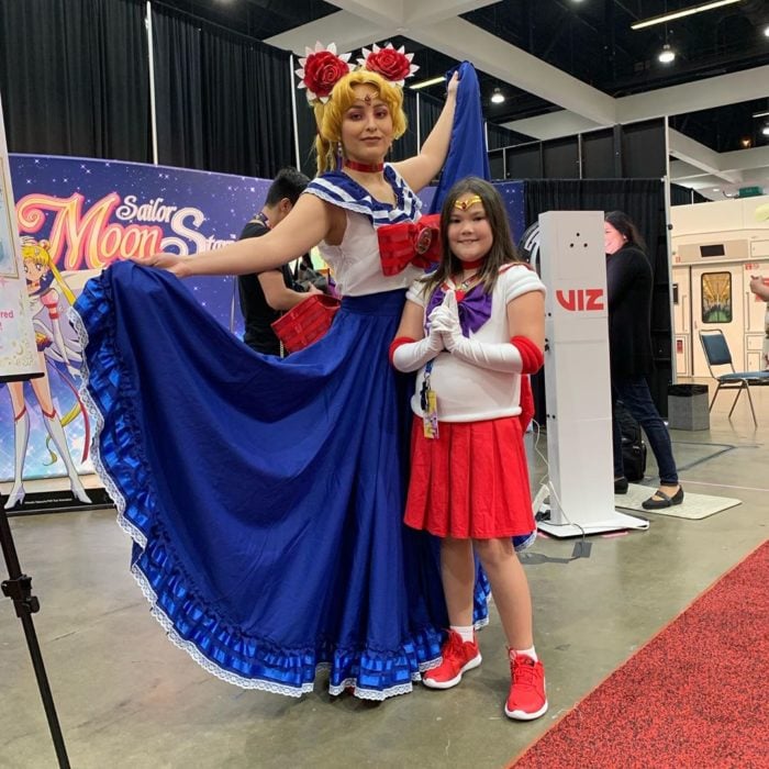 Destiny Mendoza, cosplay de Sailor Moon mexicana con falda folklórica; niña disfrazada de Sailor Mars