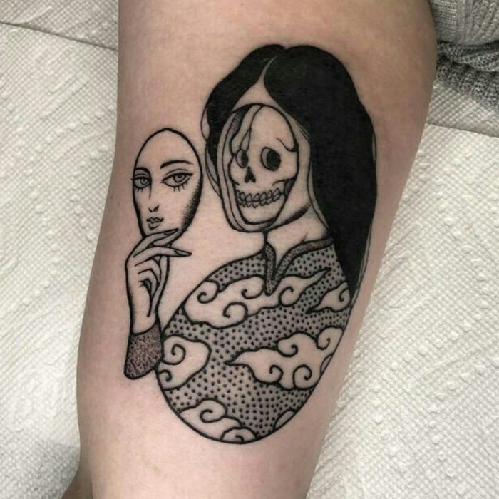 Tatuaje de halloween, calavera disfrazada de mujer en estilo tradicional y minimalista