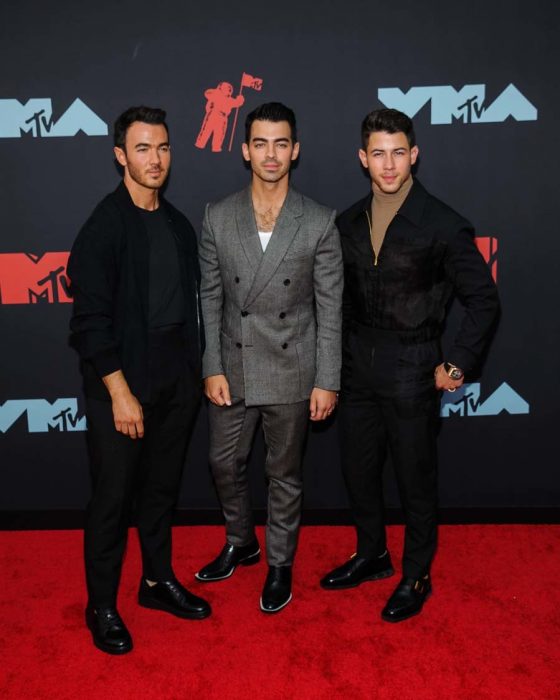 Kevin, Joe y Nick Jonas en los MTV Video Music 2019 