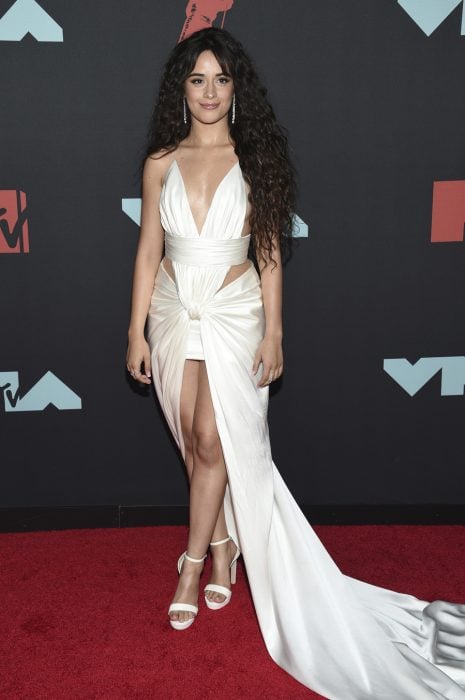 Camila Cabello en la alfombra roja de los premios MTV 2019
