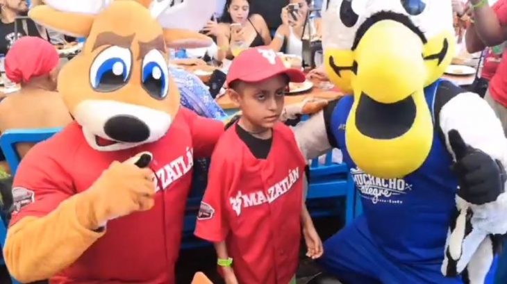 Jonathan disfrutando de un partido de beisbol