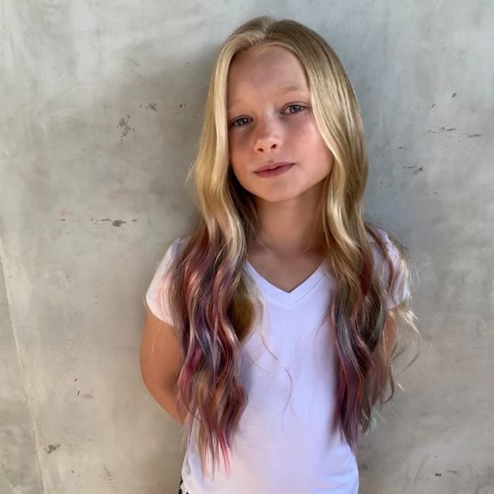Hija de Jessica Simpson, Maxwell, con las puntas de su cabello en rosa y morado