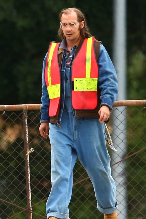 Shia LaBeouf en su papel como su padre en Honey Boy