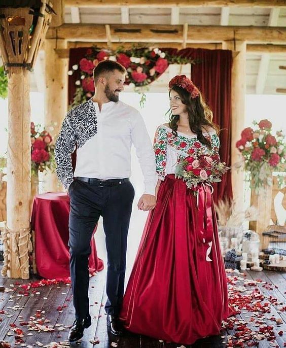 Para las más atrevidas: 15 hermosos vestidos de novia rojos
