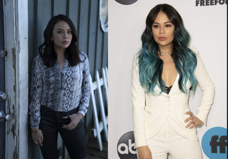 Janel Parrish en su papel de Mona en Pretty Little Liars 