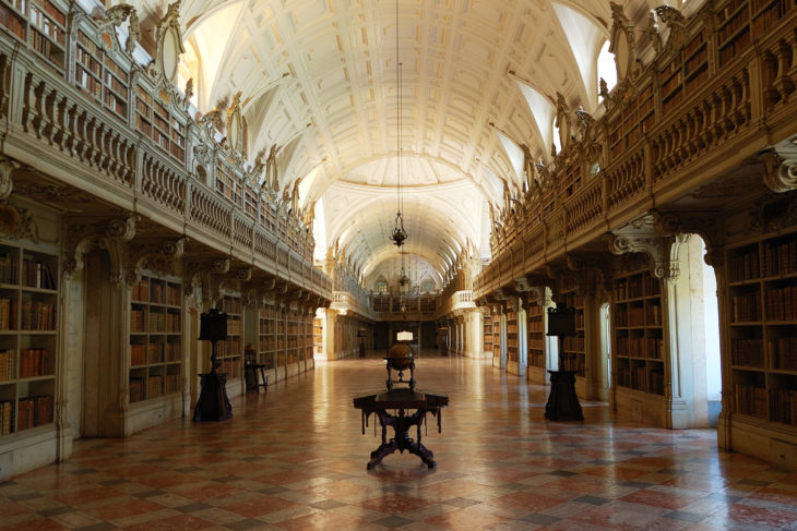 Biblioteca del Palacio de Mafra en Mafra, Portugal