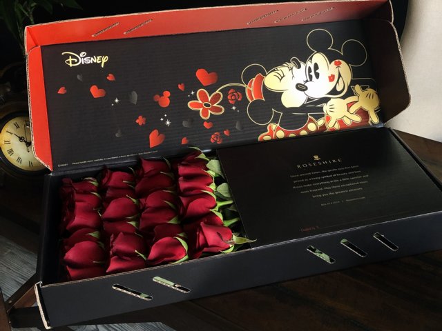 Caja de rosas de Rosehire inspirada en Mickey y Minnie Mouse