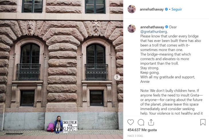 Anne Hathaway apoya a Greta Thunberg, activista del medio ambiente