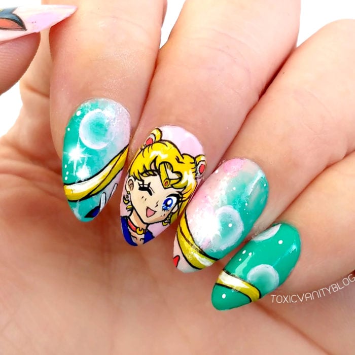 Manicura de Sailor Moon; uñas pintadas de Serena Tsukino