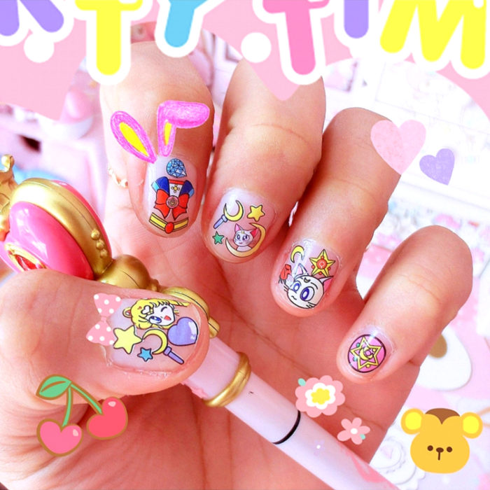 Manicura de Sailor Moon; uñas pintadas de Serena Tsukino y gato blanco Artemis