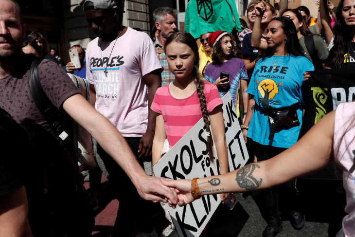 Greta Thunberg encabezando la marcha en Nueva York