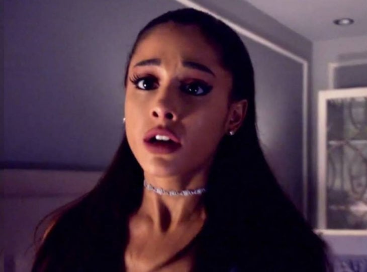 Ariana Grande asustada en Scream Queens como Sonya