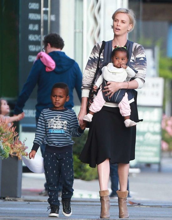 Charlize Theron e hijos