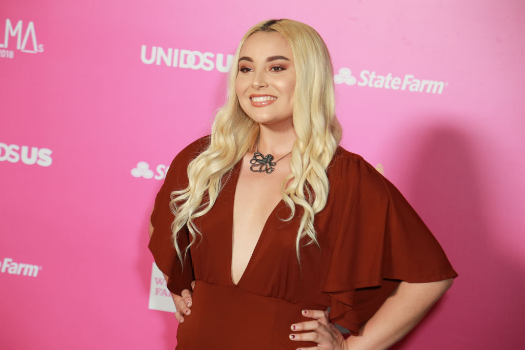 зои луна трансгендер. зои луна. зои луна. безупречная луна обложка. зои луна трансгендер.