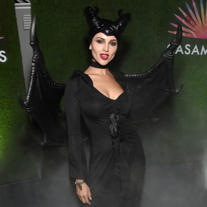 Eiza Gonzáles disfrazada como Maléfica en una fiesta de Halloween 2019