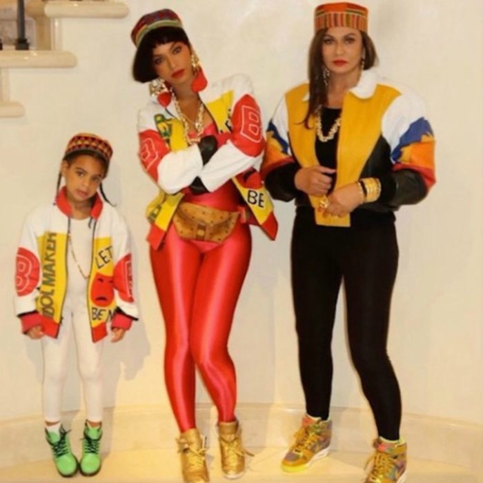 Beyonce y su hija disfrazadas como Mc Hammer 