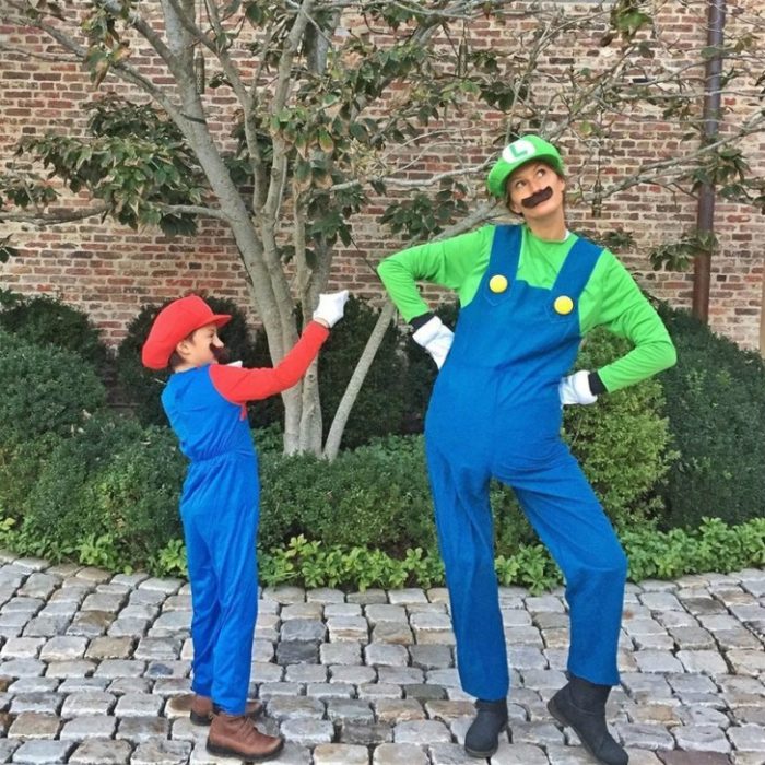 Hijo de la modelo Gisele disfrazado como Mario Bross 