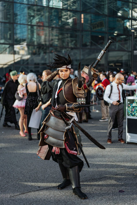 Chico disfrazado como personaje Samurai en New York Comic Con 2019