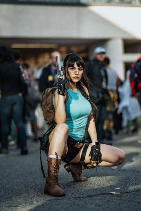 Chica disfrazada como Lara Croft en New York Comic Con 2019