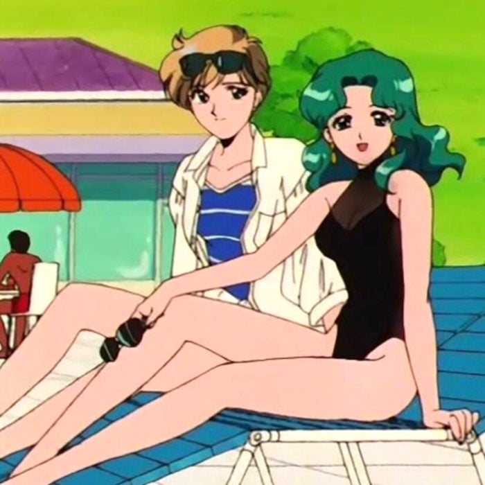 Moda de Sailor Moon; Michiru, Haruka, Urano, Neptuno, vestidas con traje de baño