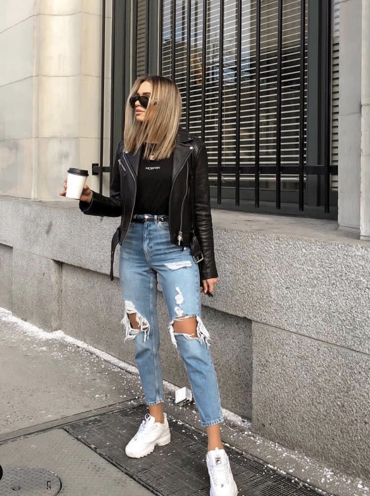 outfit con tenis fila rosas