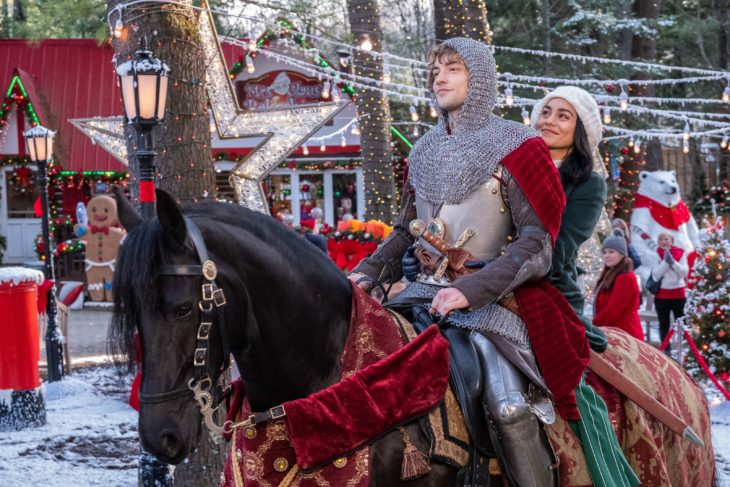 Estrenos de películas de Navidad en Netflix; The knight before Christmas con Vanessa Hudgens y Josh Whitehouse
