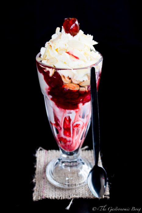 Copa de helado Knickerbocker Glory que aparece en Harry Potter 