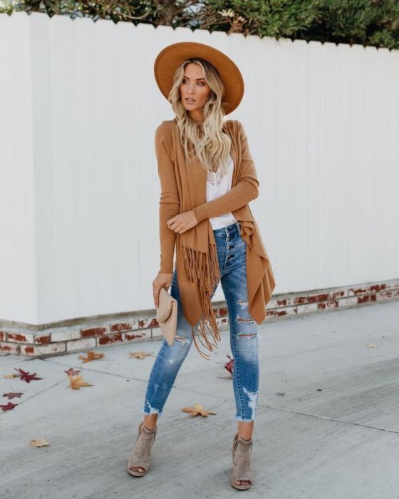 Formas de combinar tus outfits color café y lucir radiante