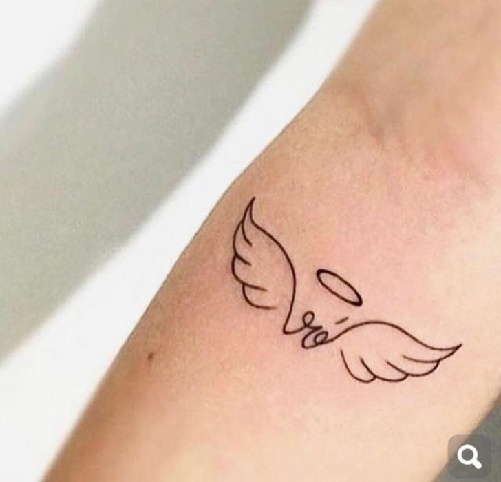 Tatuaje pequeño alas