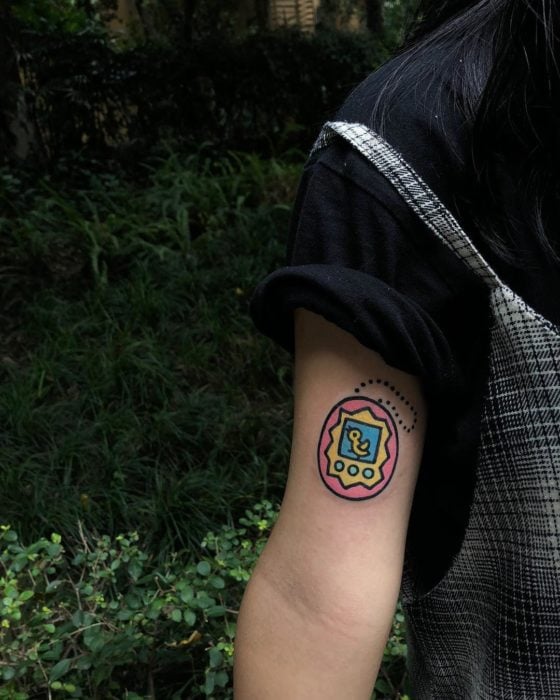 Tatuajes tiernos de Pikka Cool Cool Tattoo; tatuaje kawaii de tamagotchi