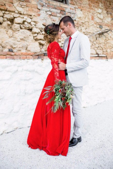 Vestido de novia color rojo