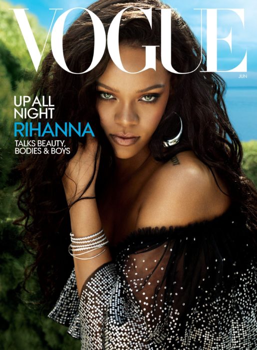 Rihanna en la portada de la revista de moda Vogue Estados Unidos, junio del 2018, mujer afroamericana de cabello castaño y largo, ojos verdes